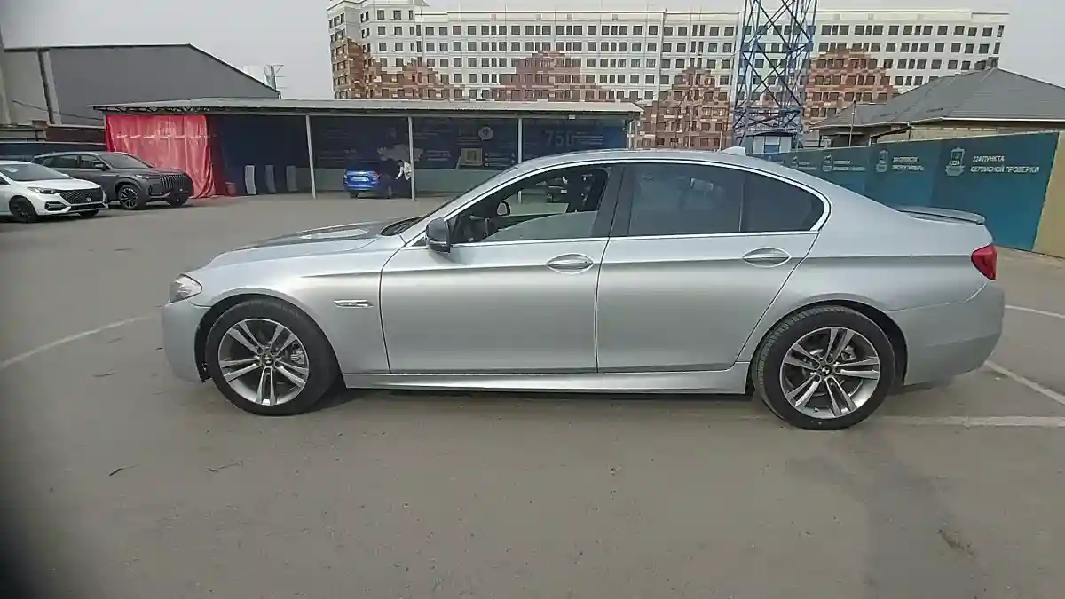 BMW 5 серии 2015 года за 12 800 000 тг. в Шымкент