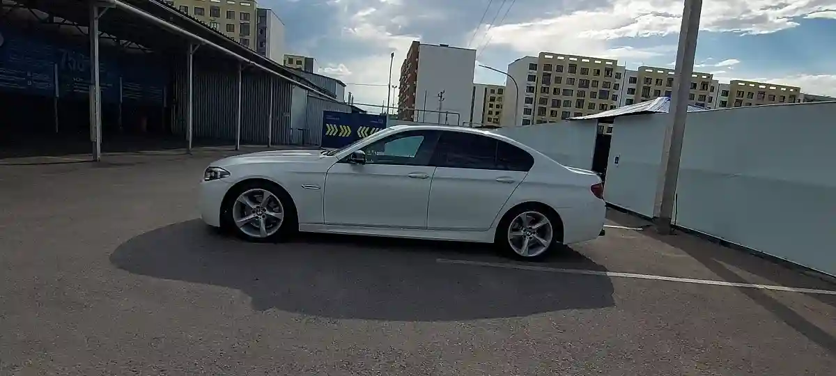 BMW 5 серии 2016 года за 14 000 000 тг. в Алматы