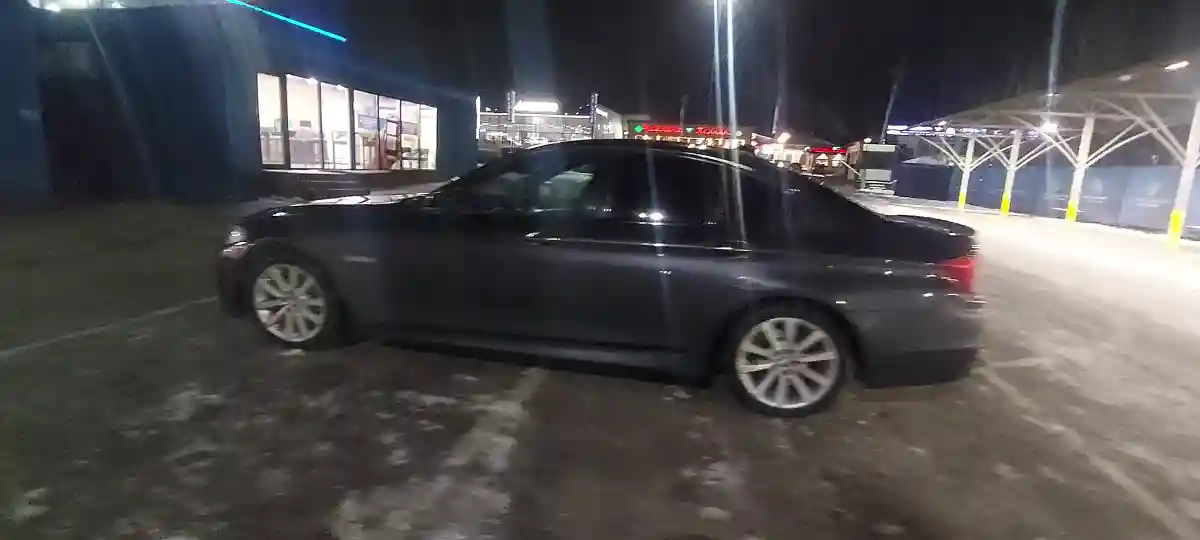 BMW 5 серии 2014 года за 14 500 000 тг. в Алматы