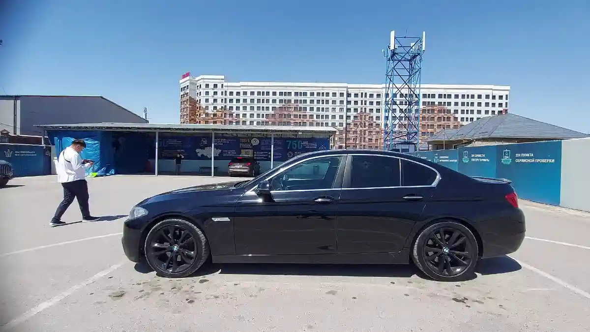 BMW 5 серии 2014 года за 13 000 000 тг. в Шымкент