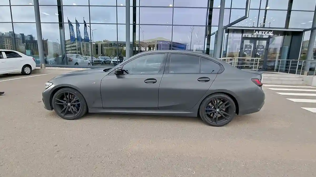 BMW 3 серии 2019 года за 20 000 000 тг. в Астана