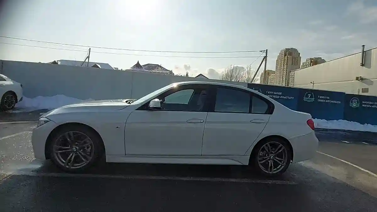BMW 3 серии 2017 года за 13 500 000 тг. в Шымкент