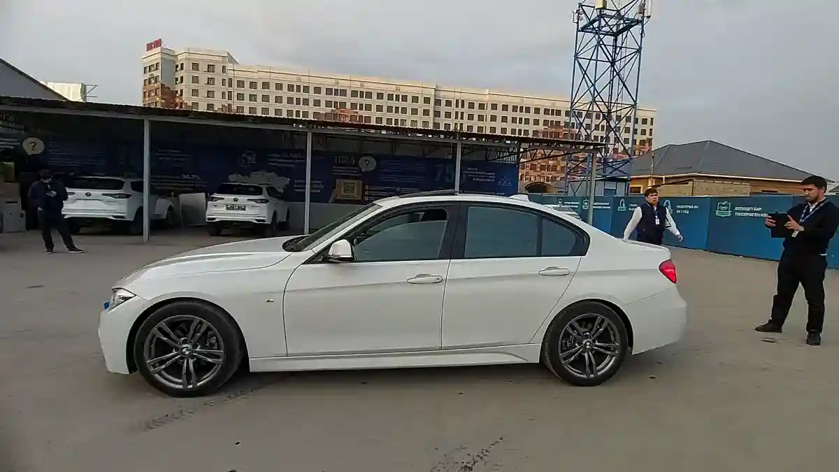 BMW 3 серии 2017 года за 12 500 000 тг. в Шымкент