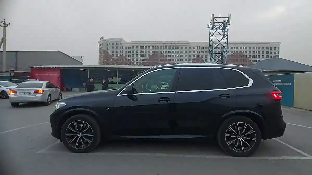 BMW X5 2023 года за 55 000 000 тг. в Шымкент