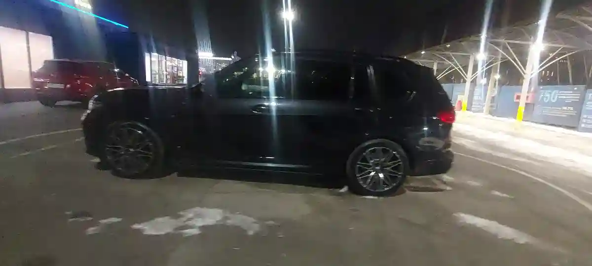 BMW X7 2019 года за 41 000 000 тг. в Алматы