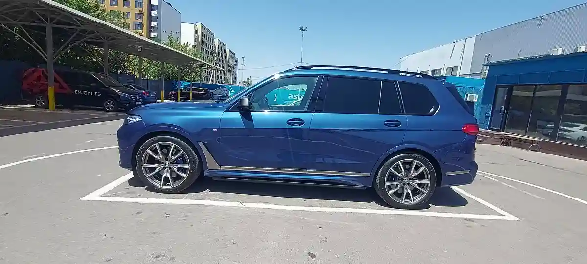 BMW X7 2021 года за 55 000 000 тг. в Алматы
