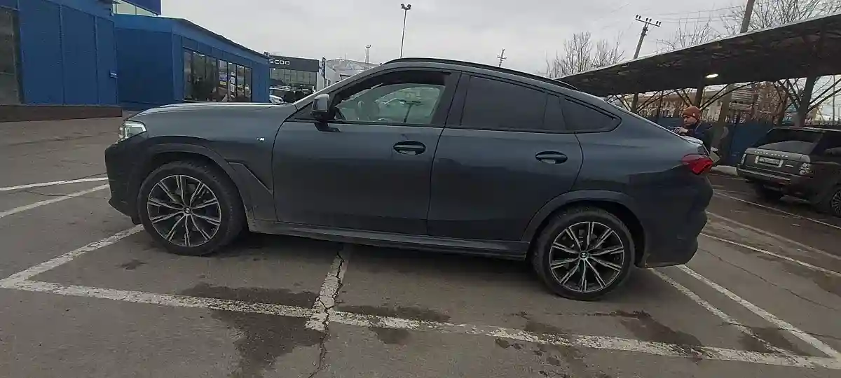 BMW X6 2022 года за 44 000 000 тг. в Алматы