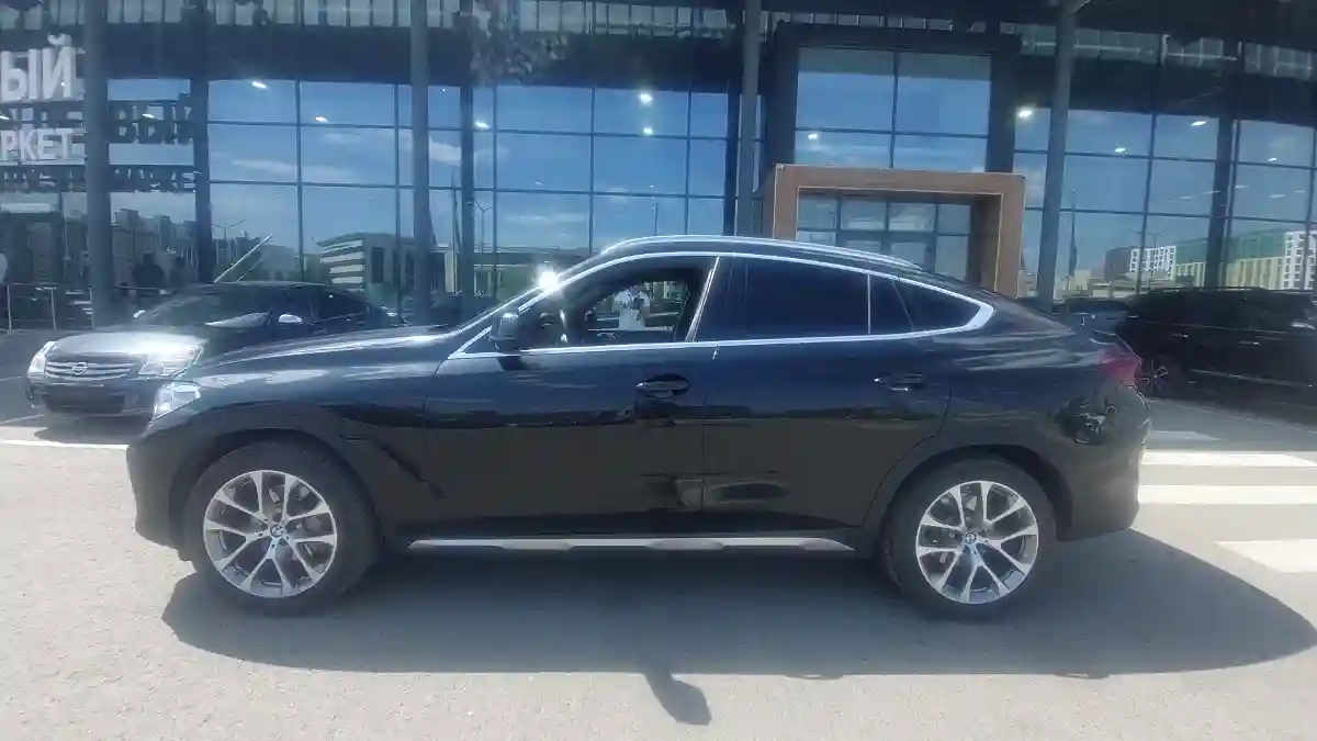 BMW X6 2021 года за 50 000 000 тг. в Астана