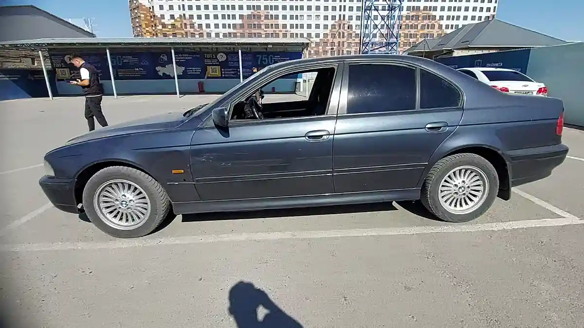 BMW 5 серии 1997 года за 2 500 000 тг. в Шымкент