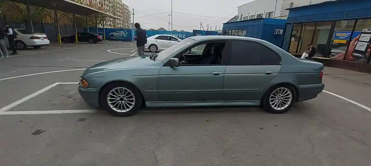 BMW 5 серии 2001 года за 4 500 000 тг. в Алматы