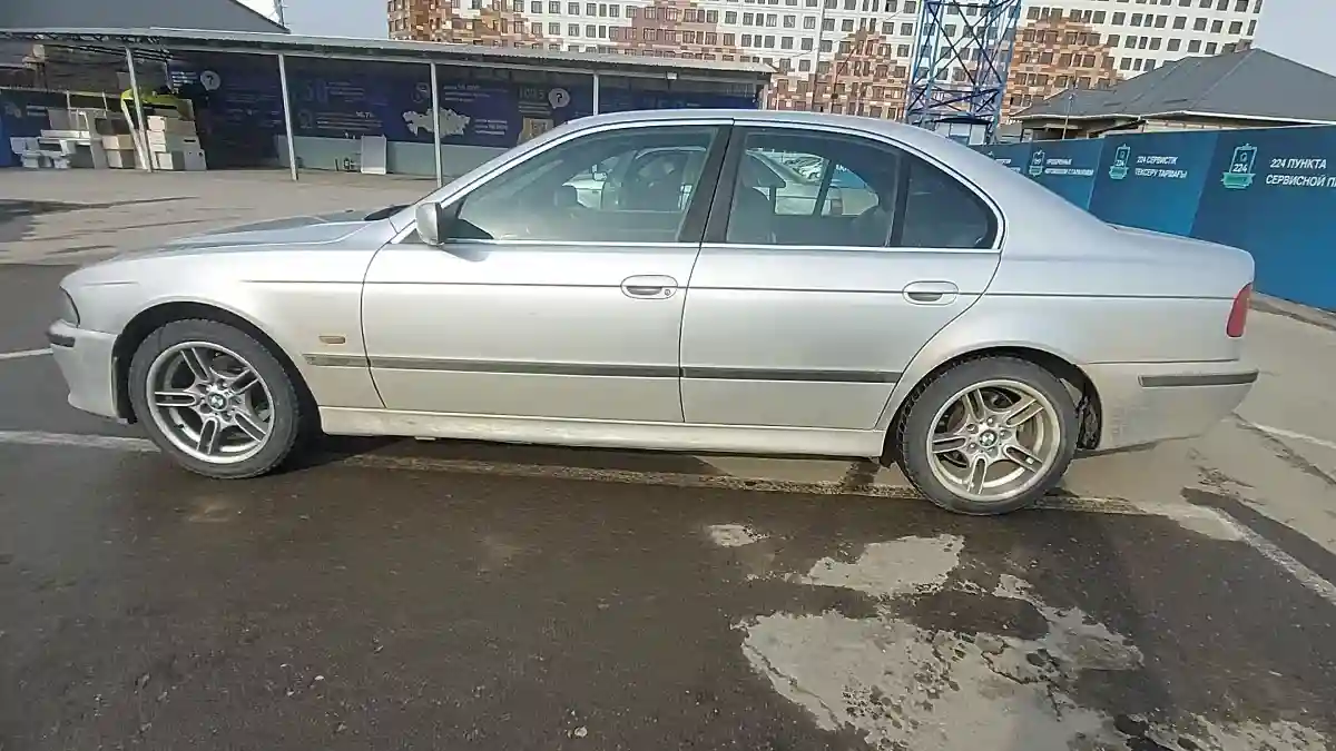 BMW 5 серии 2002 года за 4 700 000 тг. в Шымкент