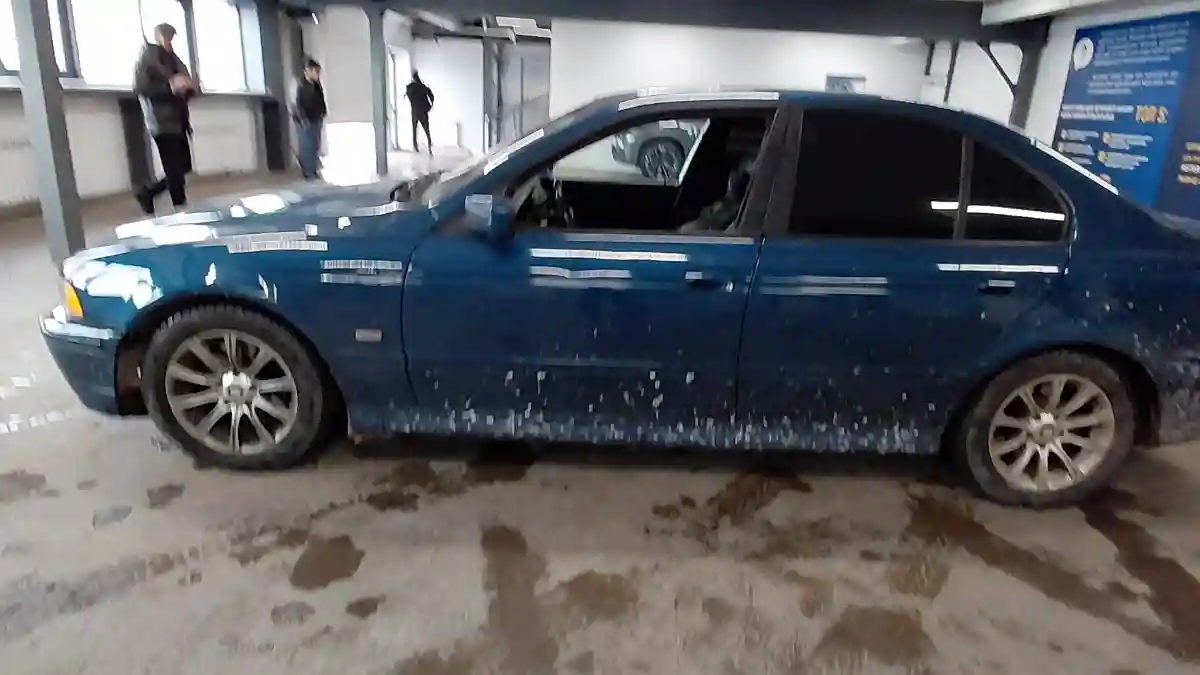 BMW 5 серии 2002 года за 4 500 000 тг. в Астана