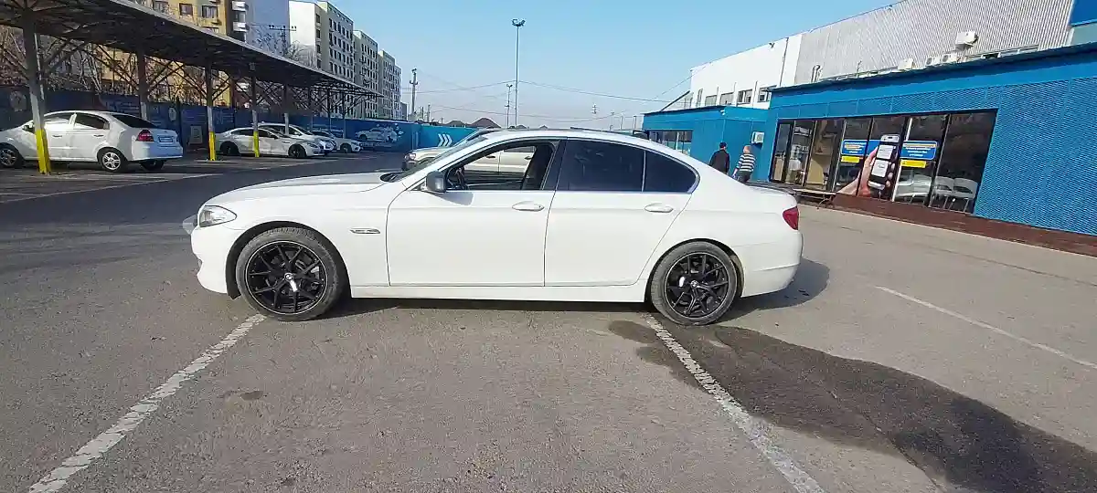 BMW 5 серии 2010 года за 11 000 000 тг. в Алматы