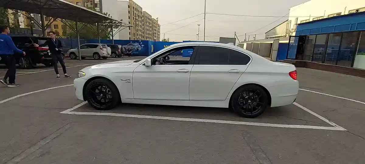 BMW 5 серии 2011 года за 11 000 000 тг. в Алматы