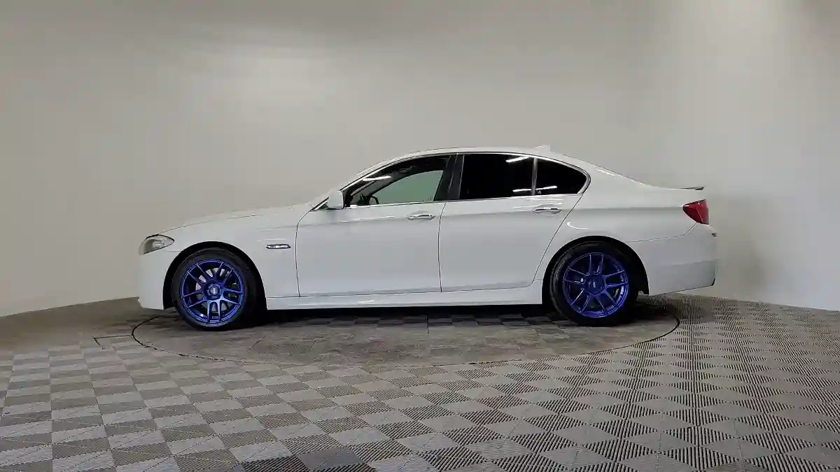 BMW 5 серии 2013 года за 11 700 000 тг. в Алматы