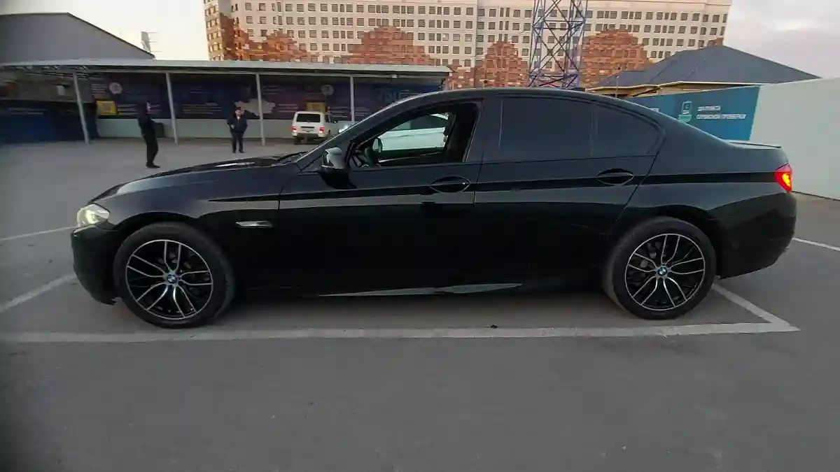 BMW 5 серии 2011 года за 9 000 000 тг. в Шымкент