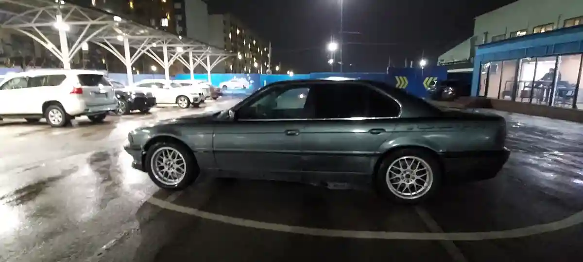 BMW 7 серии 1998 года за 3 000 000 тг. в Алматы