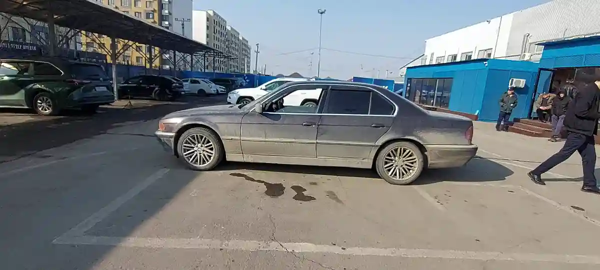 BMW 7 серии 1996 года за 2 500 000 тг. в Алматы