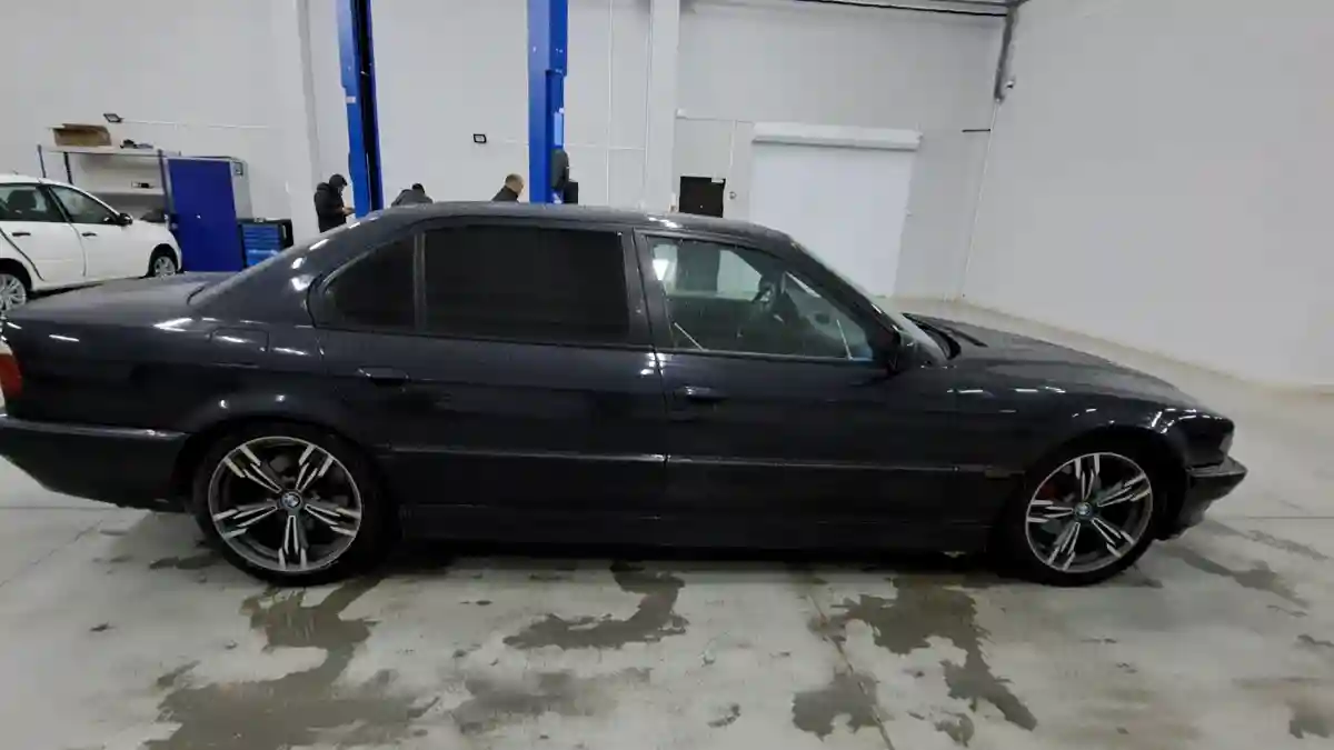 BMW 7 серии 2000 года за 4 000 000 тг. в Петропавловск