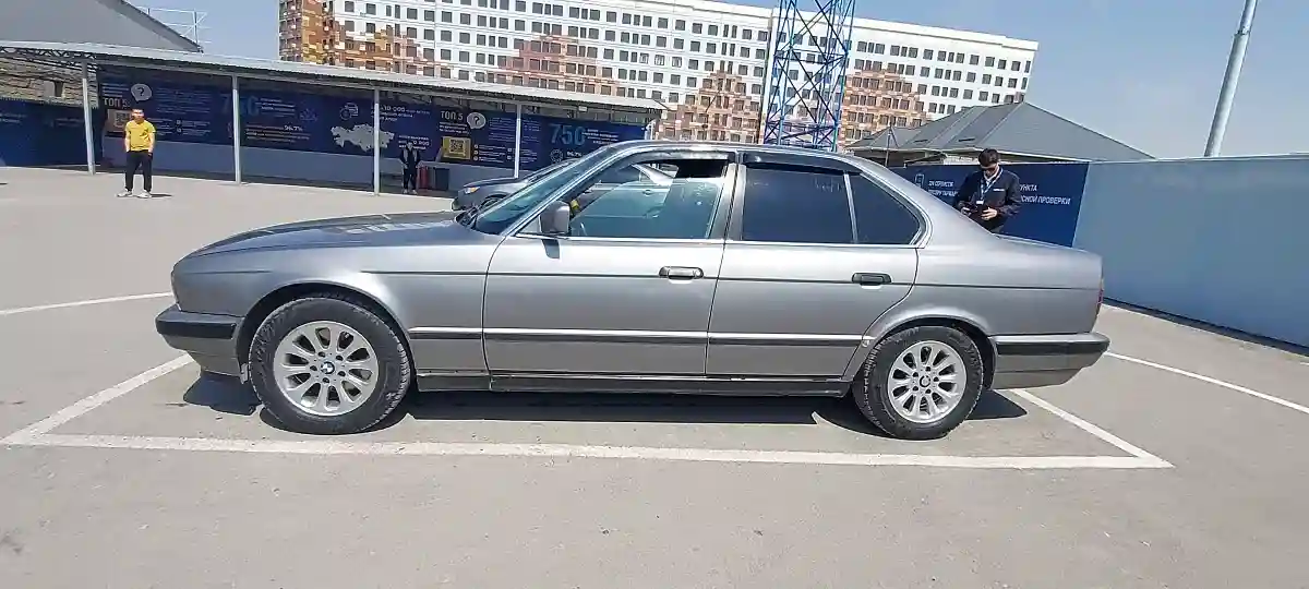 BMW 5 серии 1990 года за 1 300 000 тг. в Шымкент