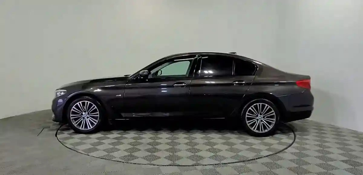 BMW 5 серии 2017 года за 14 990 000 тг. в Алматы
