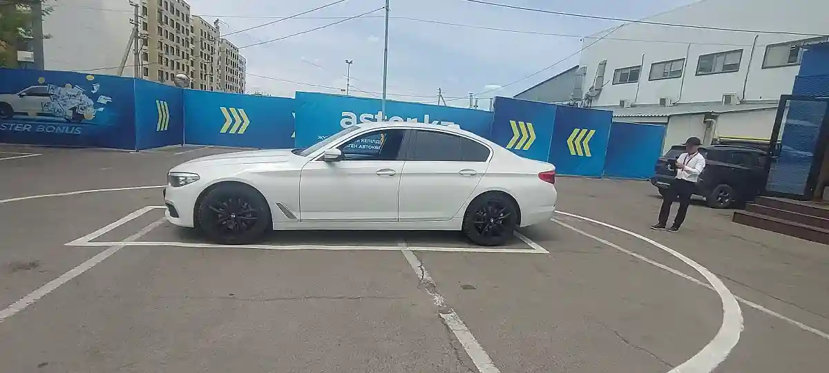 BMW 5 серии 2017 года за 17 000 000 тг. в Алматы