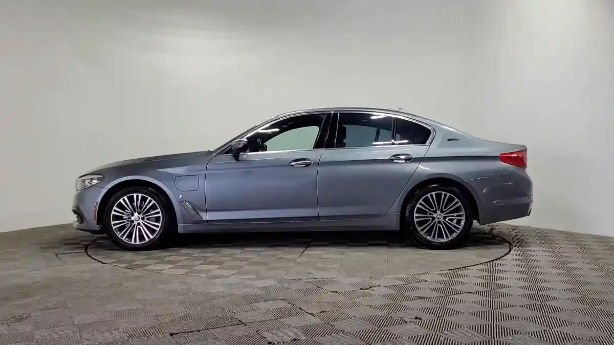 BMW 5 серии 2018 года за 14 000 000 тг. в Алматы