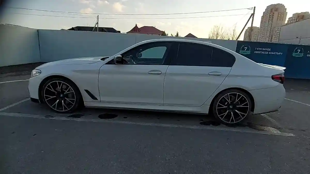 BMW 5 серии 2017 года за 19 500 000 тг. в Шымкент