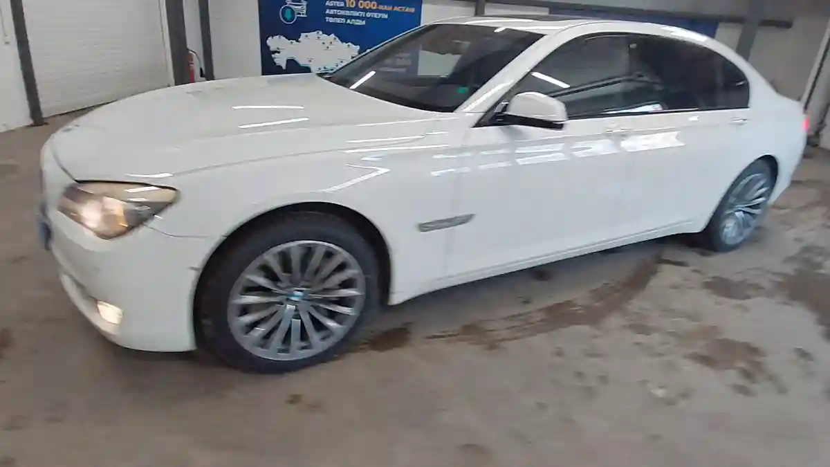 BMW 7 серии 2011 года за 12 000 000 тг. в Астана