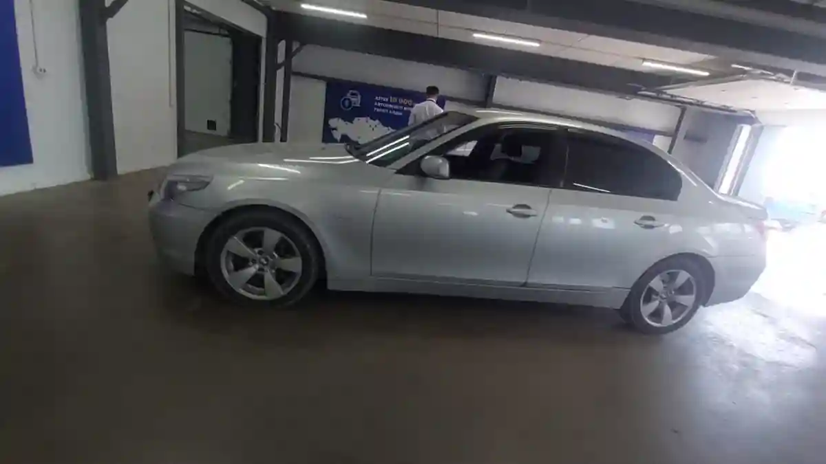 BMW 5 серии 2004 года за 5 500 000 тг. в Астана