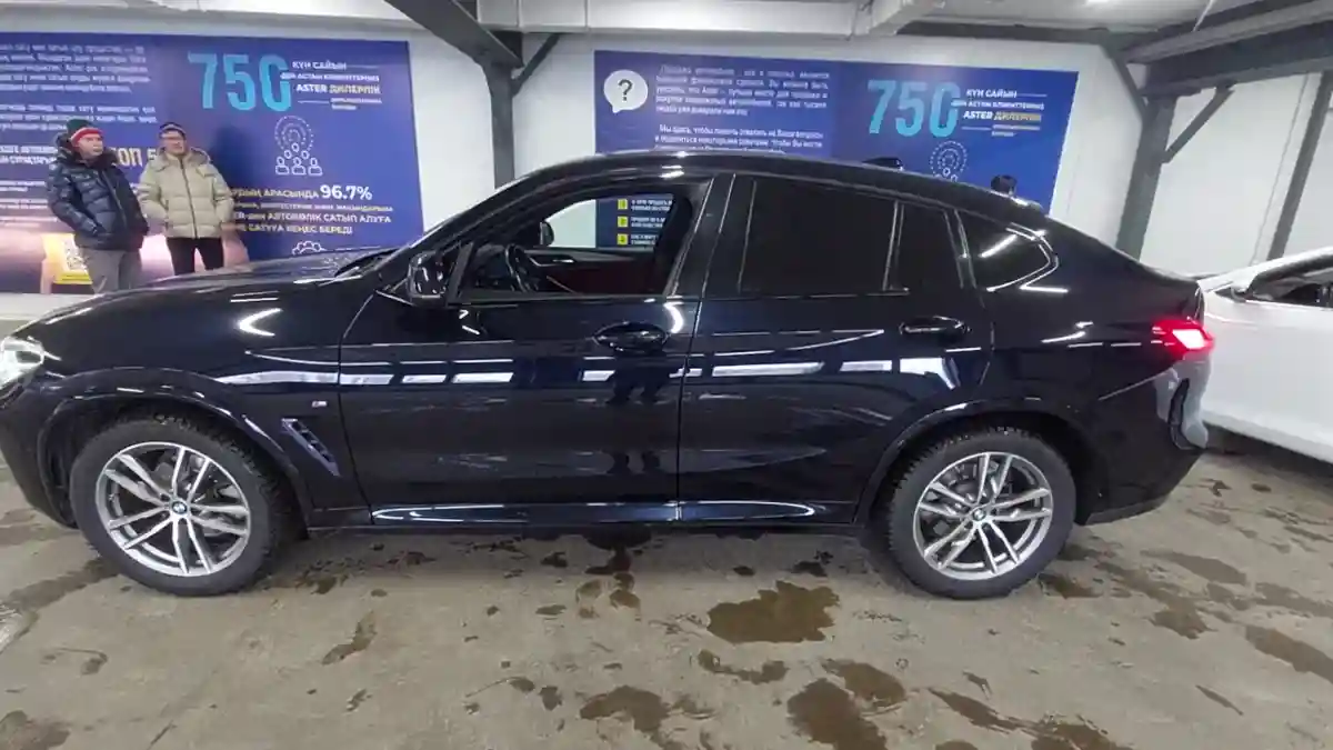 BMW X4 2018 года за 16 000 000 тг. в Астана