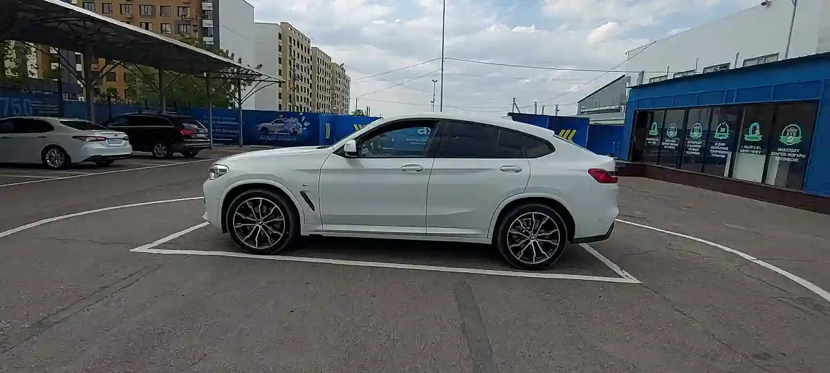 BMW X4 2020 года за 32 000 000 тг. в Алматы