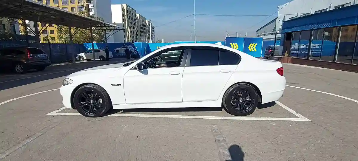 BMW 5 серии 2013 года за 9 500 000 тг. в Алматы