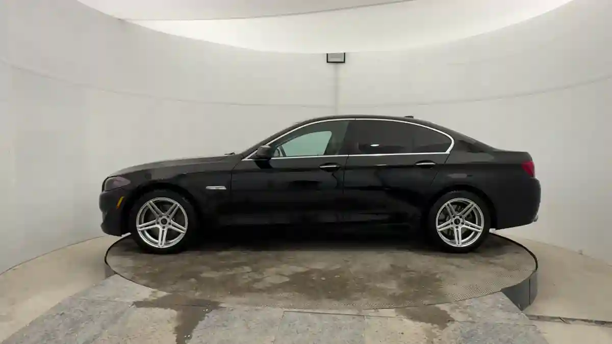 BMW 5 серии 2013 года за 7 700 000 тг. в Актобе