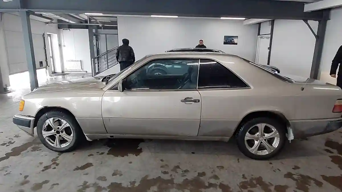 Mercedes-Benz W124 1988 года за 900 000 тг. в Астана