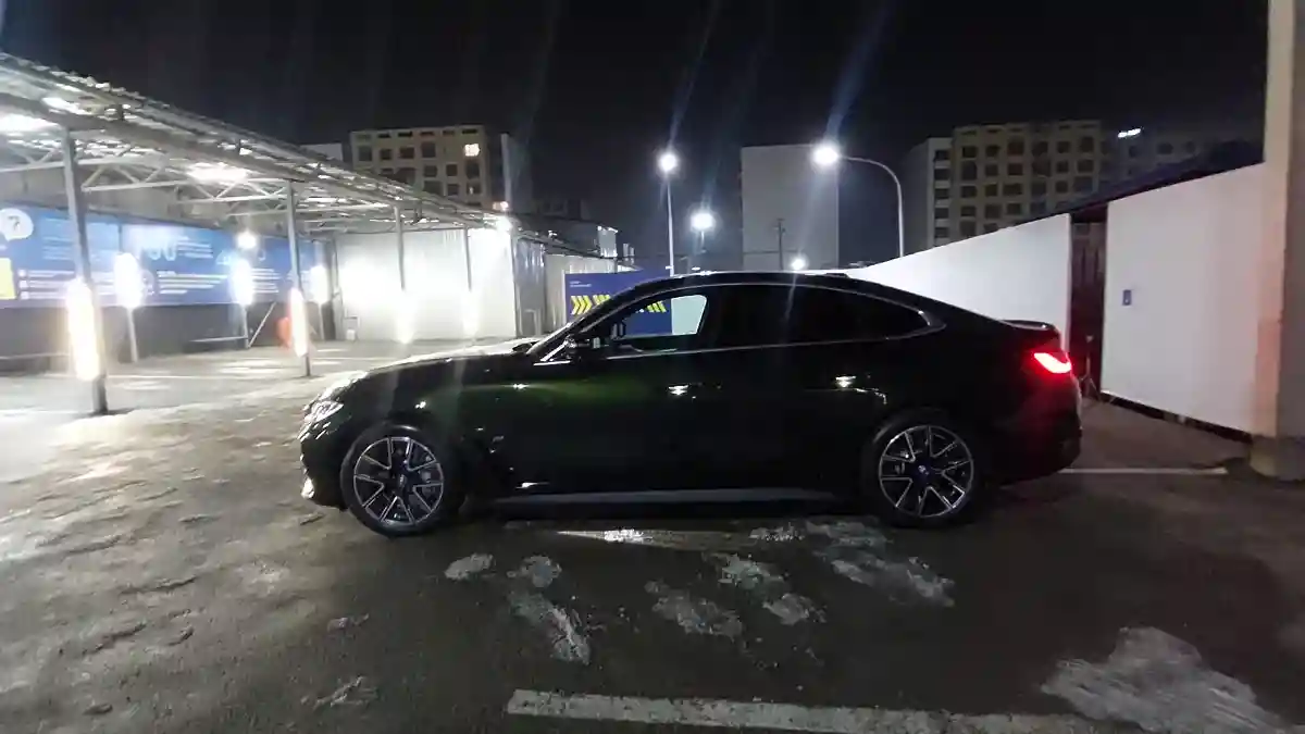 BMW i4 2022 года за 35 000 000 тг. в Алматы