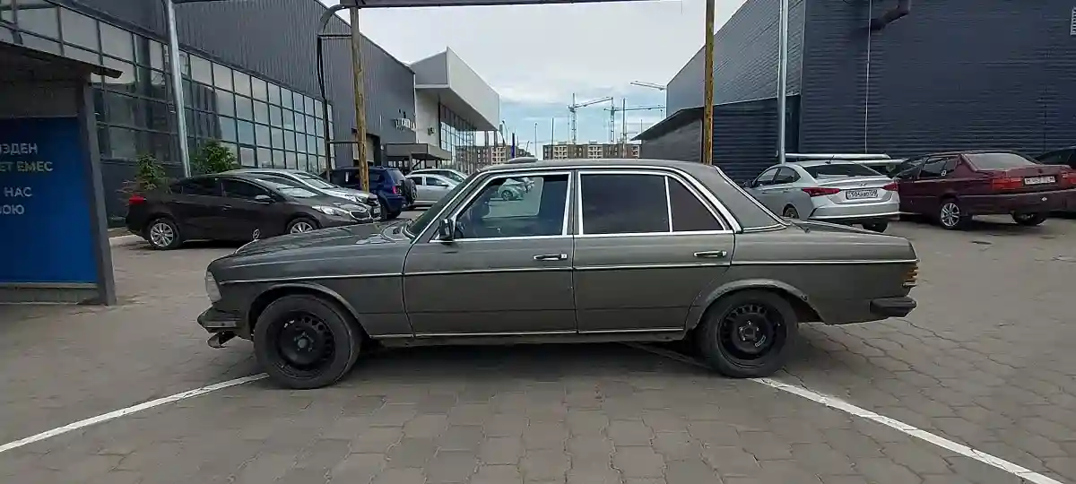 Mercedes-Benz W123 1984 года за 1 000 000 тг. в Караганда