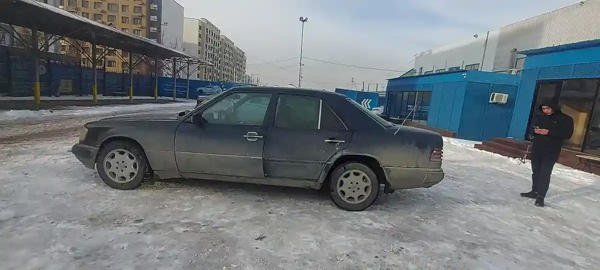 Mercedes-Benz E-Класс 1992 года за 790 000 тг. в Алматы