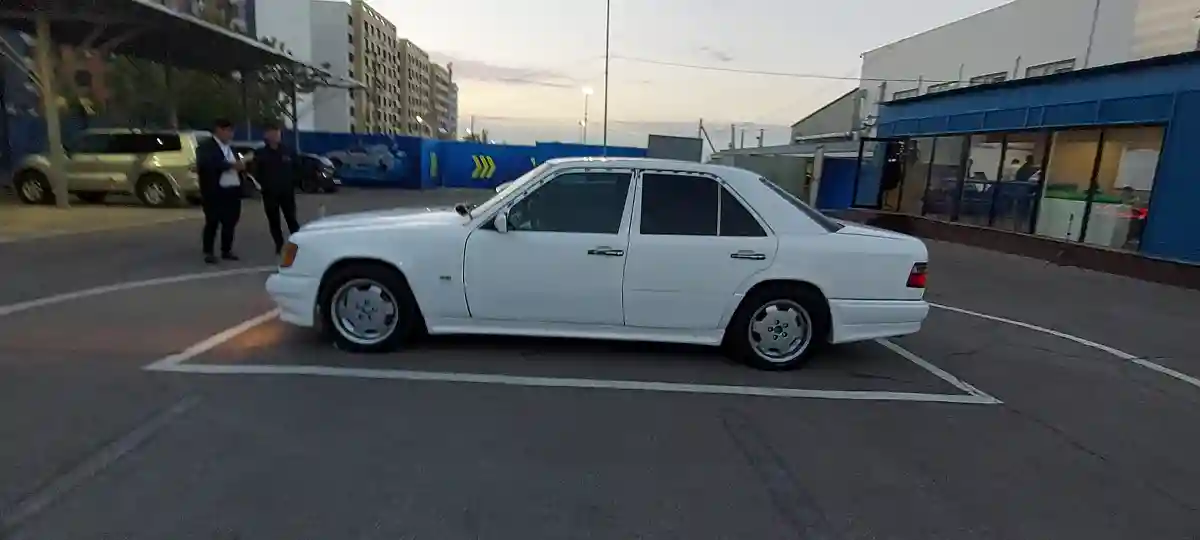 Mercedes-Benz E-Класс 1993 года за 1 650 000 тг. в Алматы