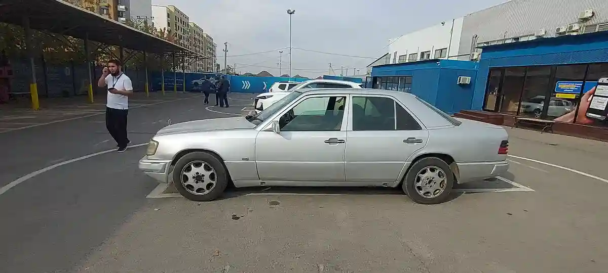 Mercedes-Benz E-Класс 1993 года за 1 500 000 тг. в Алматы