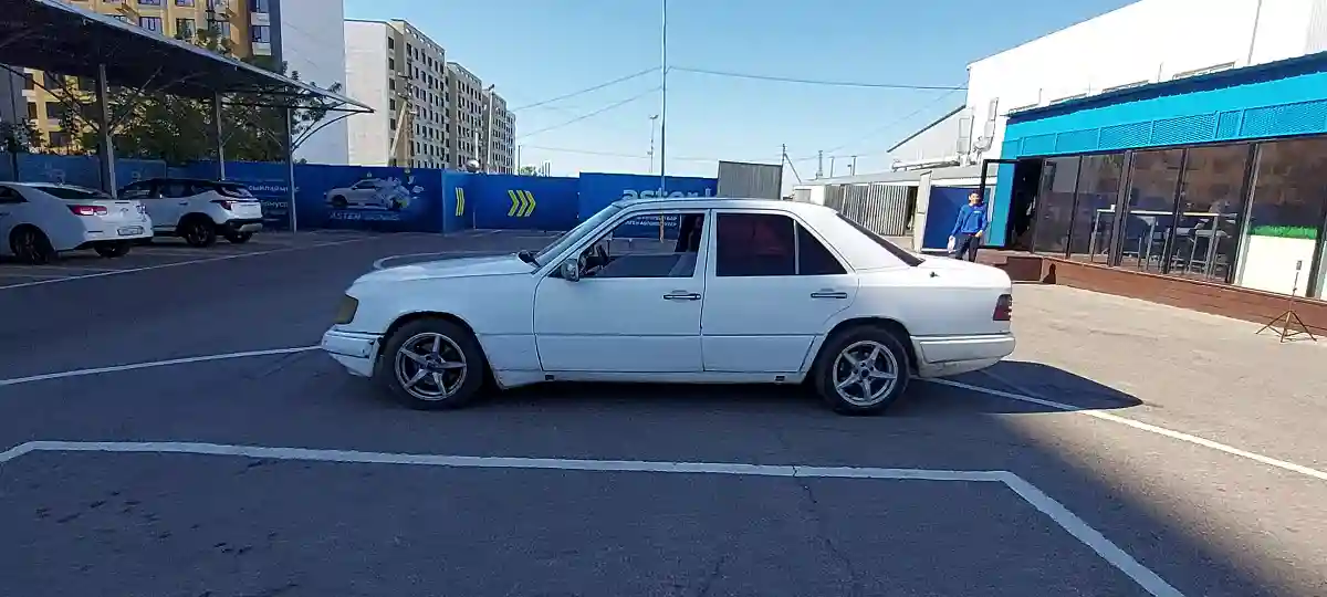 Mercedes-Benz E-Класс 1995 года за 1 000 000 тг. в Алматы