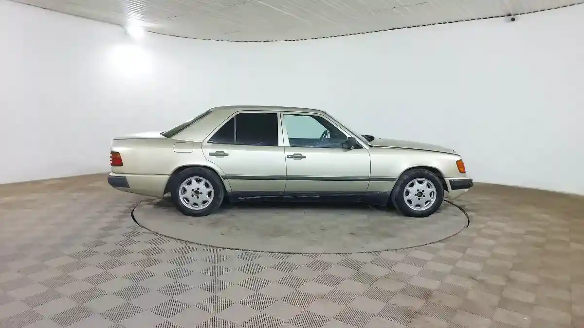 Mercedes-Benz W124 1987 года за 500 000 тг. в Шымкент