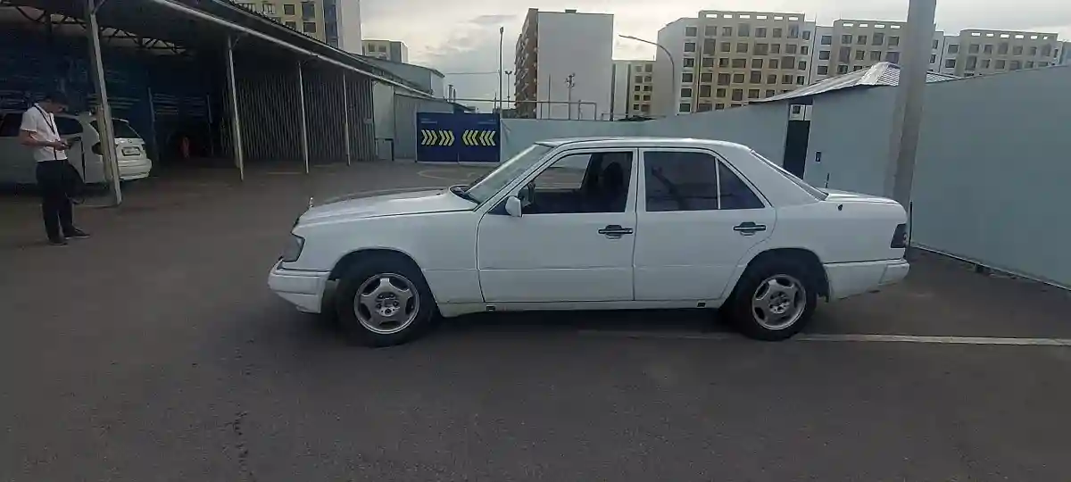 Mercedes-Benz W124 1990 года за 1 200 000 тг. в Алматы