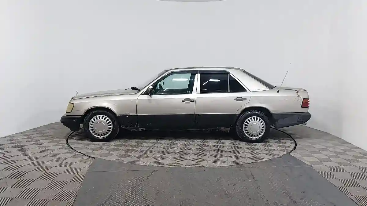 Mercedes-Benz W124 1989 года за 750 000 тг. в Астана