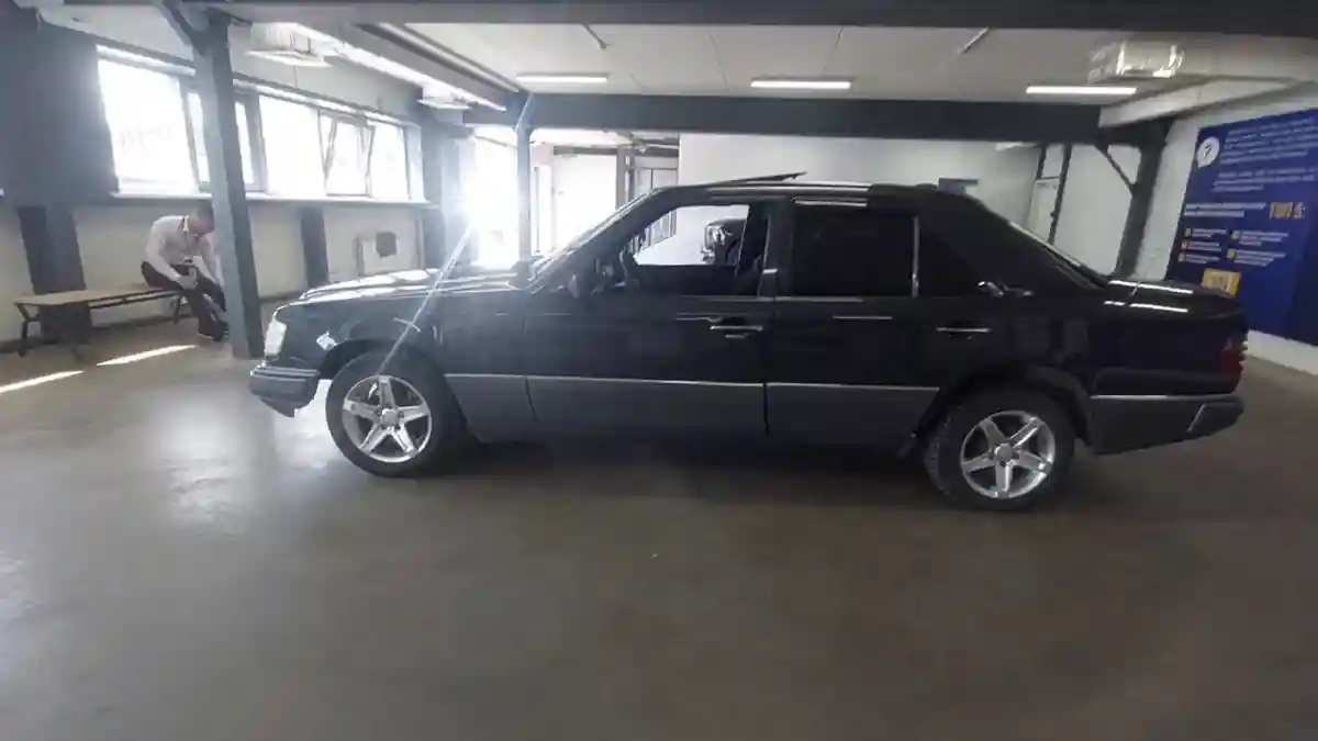 Mercedes-Benz E-Класс 1993 года за 1 000 000 тг. в Астана