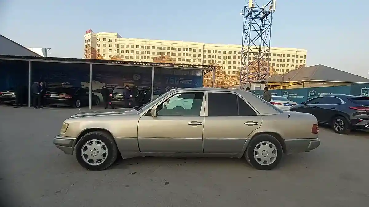 Mercedes-Benz E-Класс 1993 года за 1 500 000 тг. в Шымкент