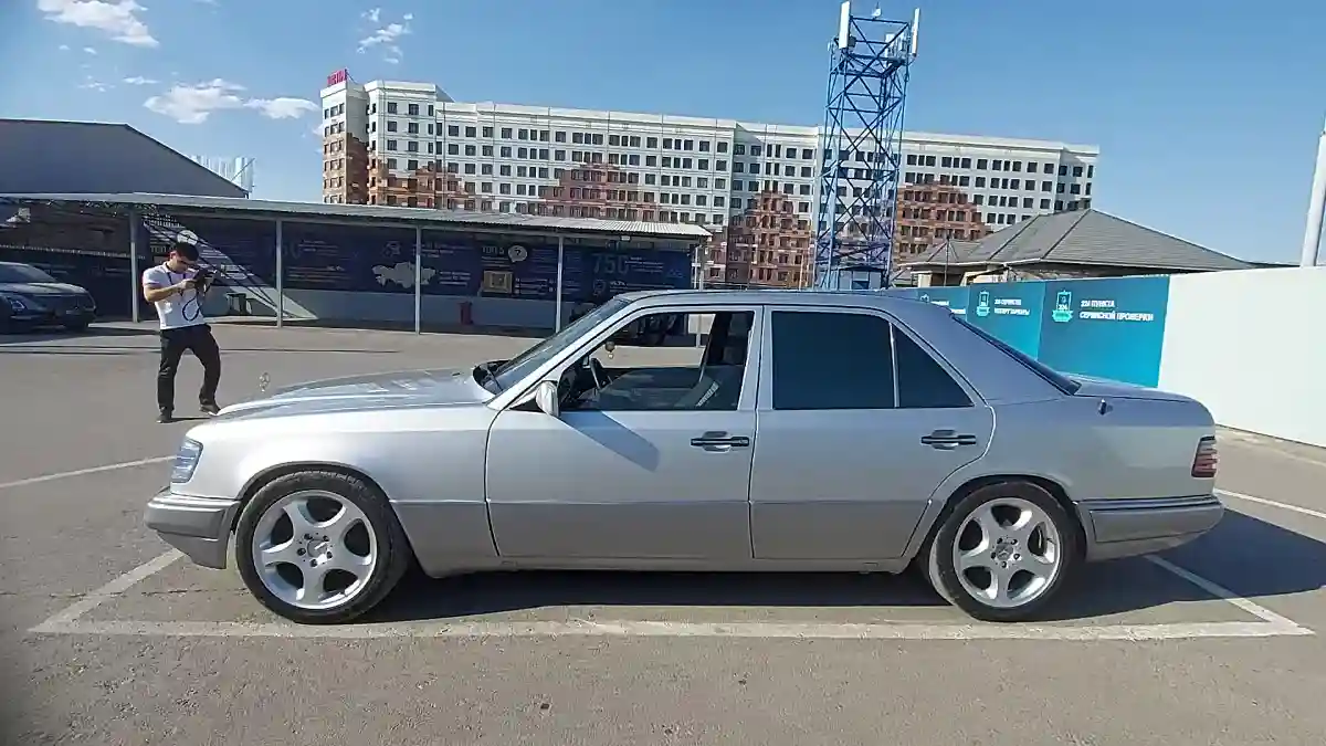 Mercedes-Benz E-Класс 1994 года за 3 500 000 тг. в Шымкент