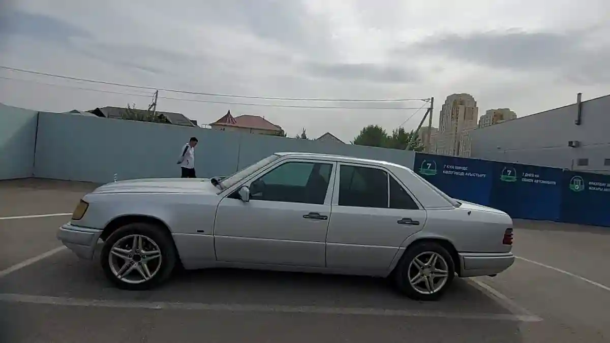 Mercedes-Benz E-Класс 1994 года за 2 500 000 тг. в Шымкент