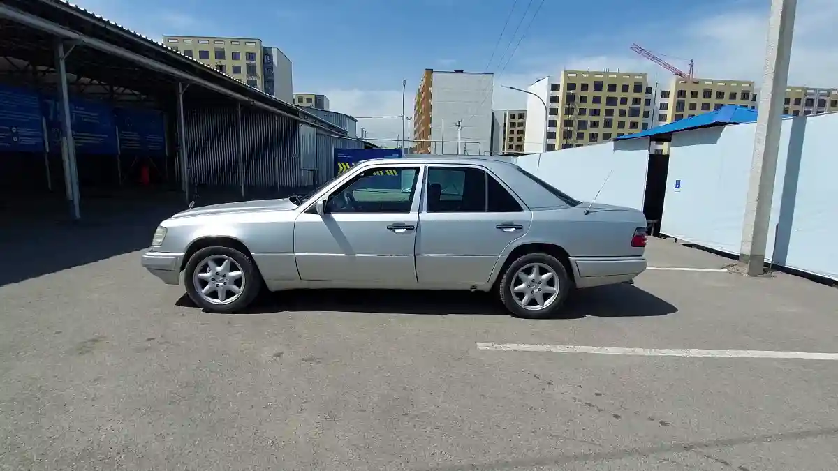Mercedes-Benz E-Класс 1994 года за 2 200 000 тг. в Алматы