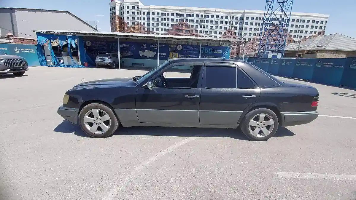 Mercedes-Benz E-Класс 1995 года за 2 500 000 тг. в Шымкент